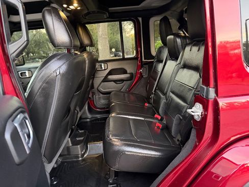 Used 2021 Jeep Wrangler Unlimited Sahara image 14