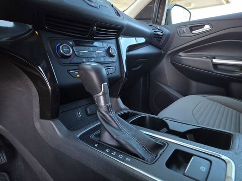 Used 2017 Ford Escape SE w/ SE Sport Appearance Package image 14