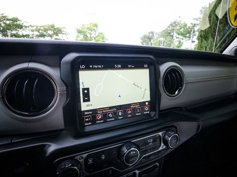 Used 2022 Jeep Wrangler Unlimited Sahara AWD/4WD image 25
