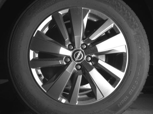 Used 2025 Nissan Pathfinder SV image 11