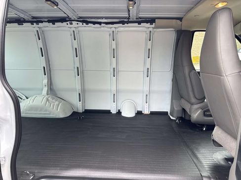 New 2026 GMC Savana 2500 w/ Driver Convenience Package RWD image 7
