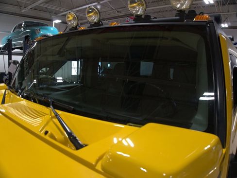 Used 2003 HUMMER H2 w/ Preferred Equipment Group image 12