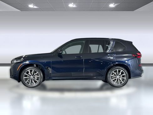 Used 2024 BMW X5 sDrive40i w/ M Sport Package RWD image 2