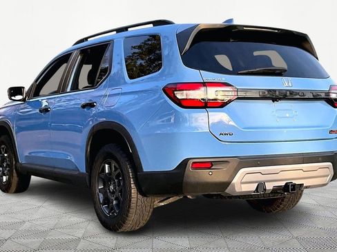 Used 2023 Honda Pilot TrailSport image 5