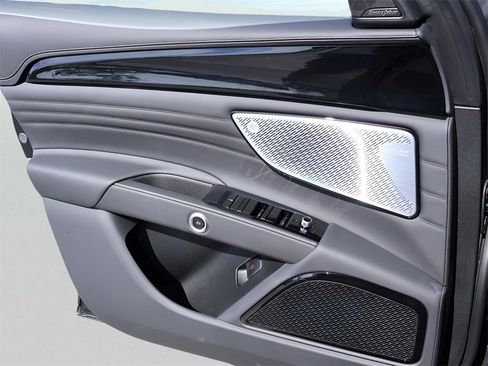 New 2025 Maserati Grecale Modena image 38