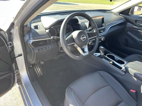Used 2024 Nissan Altima 2.5 SV image 22