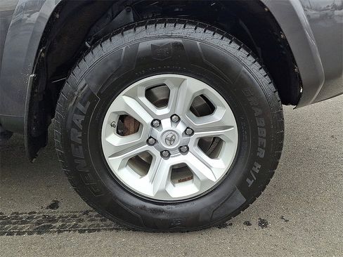 Used 2017 Toyota 4Runner SR5 image 29