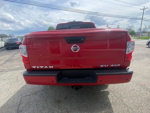 Used 2022 Nissan Titan SV AWD/4WD image 6