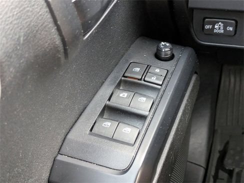 Used 2022 Toyota Tacoma SR image 25