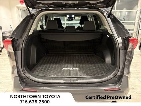 Used 2023 Toyota RAV4 XLE image 7
