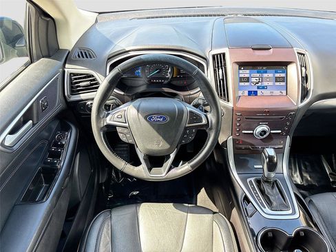 Used 2018 Ford Edge Titanium image 23