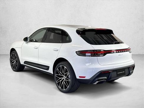 Used 2026 Porsche Macan AWD/4WD image 3