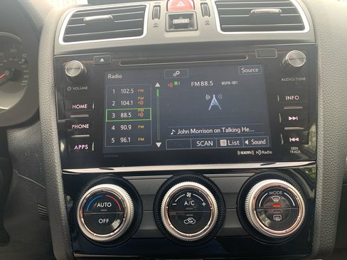 Used 2018 Subaru Forester 2.5i Premium w/ All-Weather Package image 12