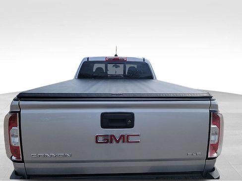 Used 2016 GMC Canyon SLE w/ SLE Convenience Package image 12