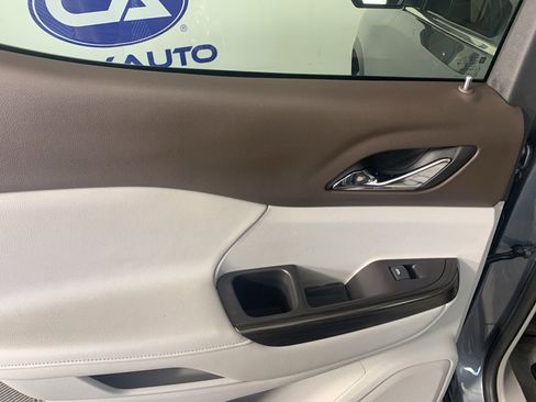 Used 2020 GMC Acadia SLT w/ Premium Package image 32