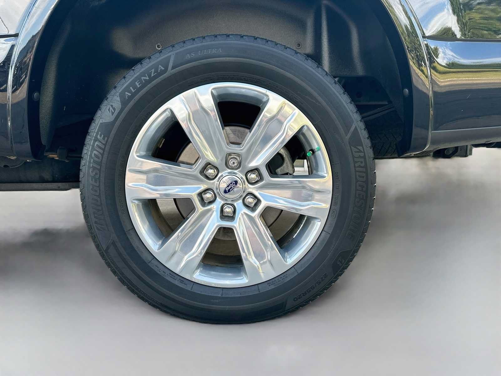 Used 2019 Ford F150 Platinum w/ Equipment Group 701A Luxury AWD/4WD image 31