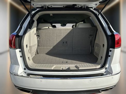 Used 2017 Buick Enclave Leather FWD image 13