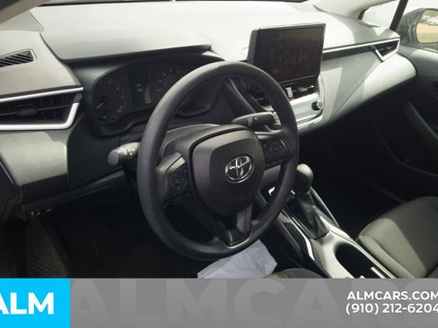 Used 2025 Toyota Corolla LE image 5