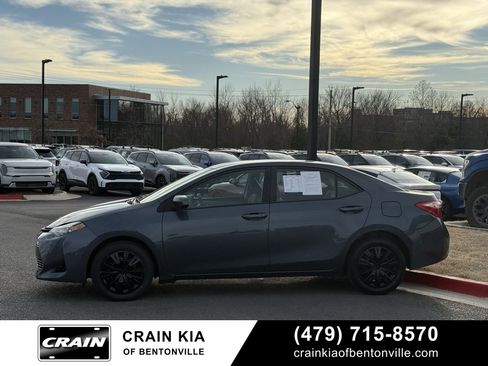 Used 2018 Toyota Corolla LE image 4