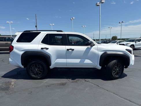 Certified 2025 Toyota 4Runner SR5 AWD/4WD image 10