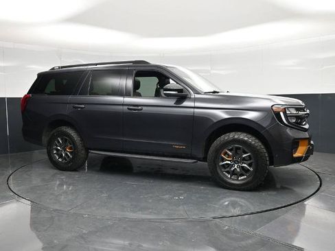 Certified 2025 Ford Expedition Tremor AWD/4WD image 3