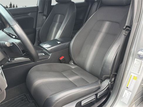 Used 2023 Honda Civic Sport image 9