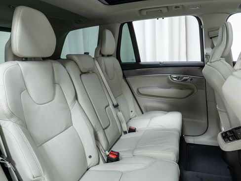 New 2026 Volvo XC90 B6 Ultra image 24