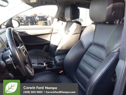Used 2015 Porsche Macan Turbo image 23
