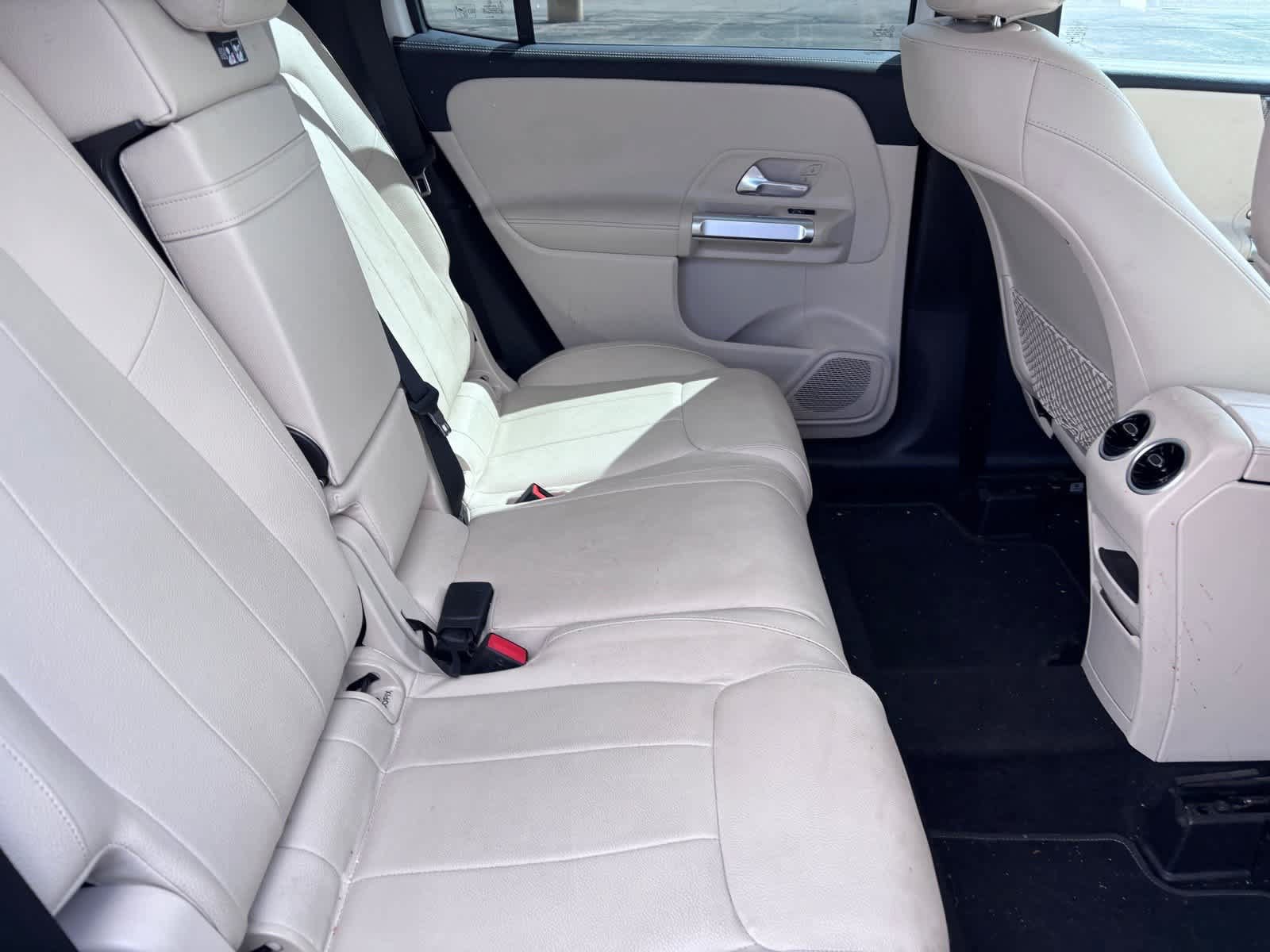 Used 2023 Mercedes-Benz GLB 250 4MATIC image 10