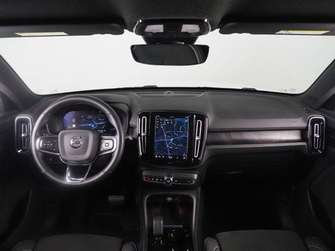 Used 2022 Volvo C40 P8 Recharge Ultimate image 3