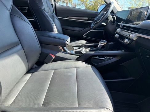 Used 2024 Kia Telluride S w/ S Sunroof Package image 11