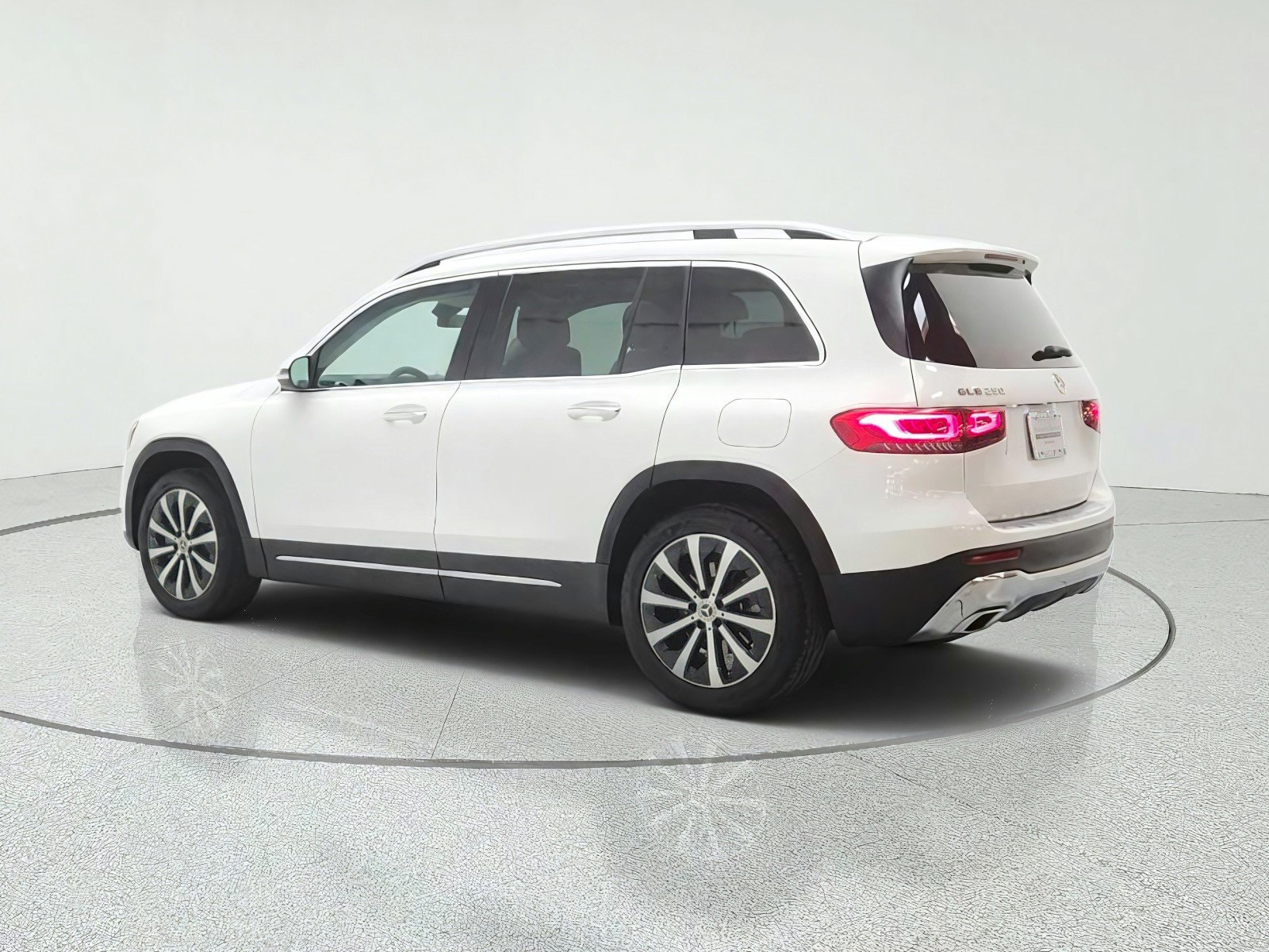 Used 2023 Mercedes-Benz GLB 250 image 7