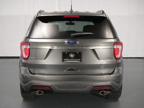 Used 2019 Ford Explorer XLT w/ Equipment Group 202A AWD/4WD image 15