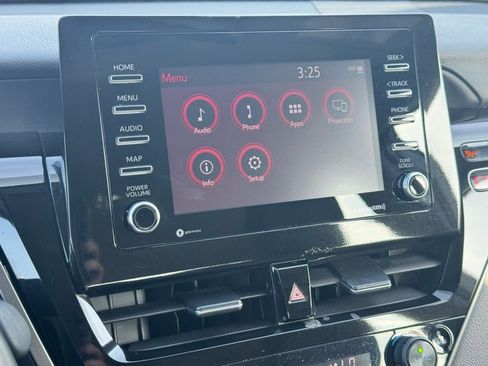 Used 2024 Toyota Camry SE image 29