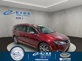 Used 2019 Chrysler Pacifica Limited w/ Tire & Wheel Group video 1