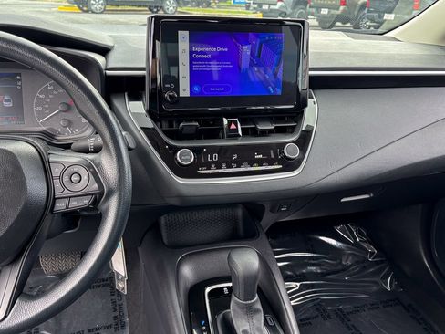 Used 2025 Toyota Corolla LE FWD image 21