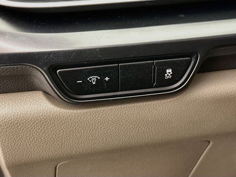 Used 2026 Kia Carnival FWD image 17