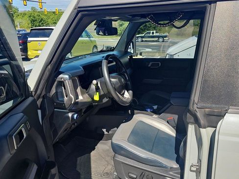 Used 2022 Ford Bronco Outer Banks w/ Sasquatch Package AWD/4WD image 7
