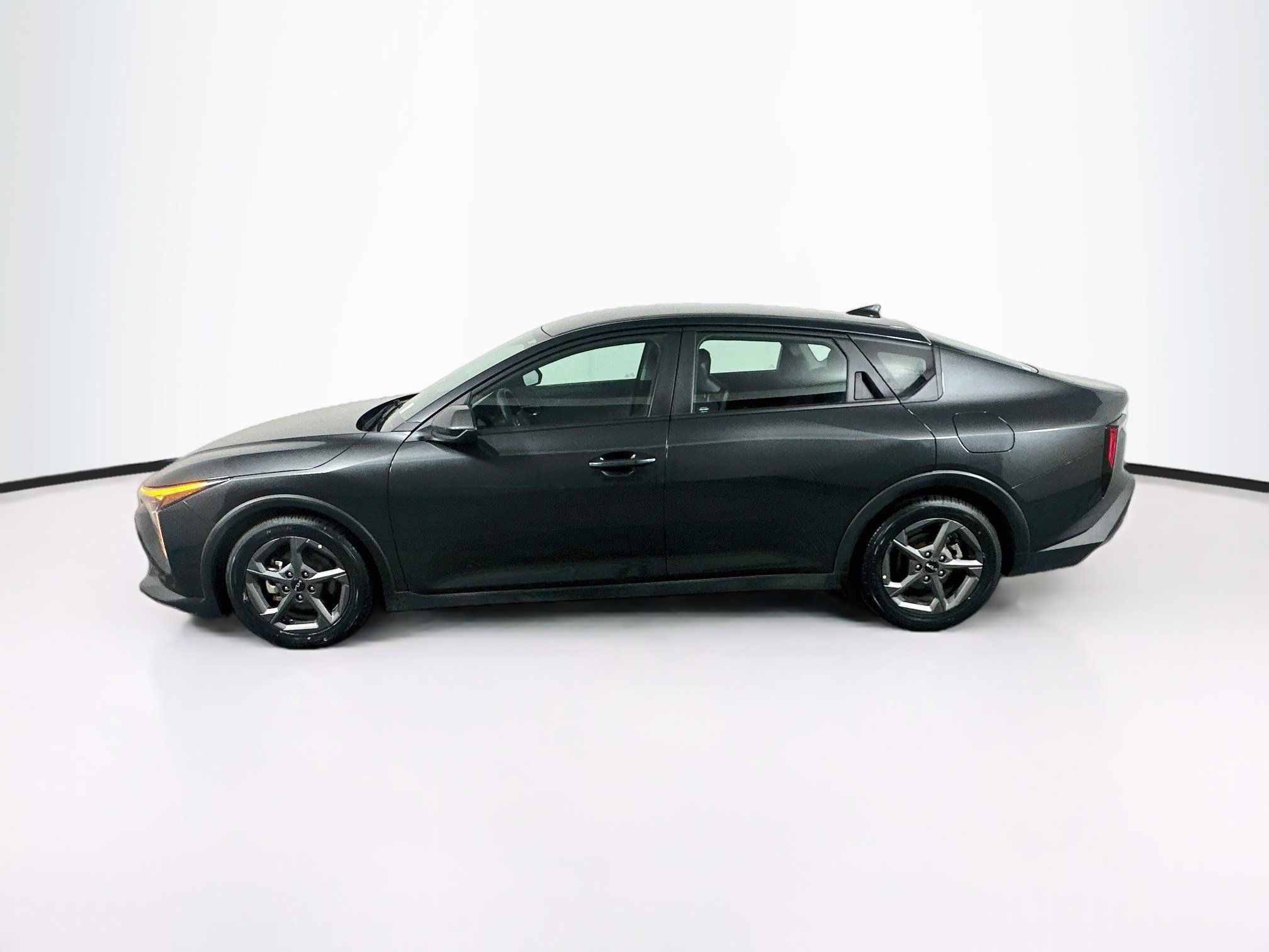 Used 2025 Kia K4 FWD image 4