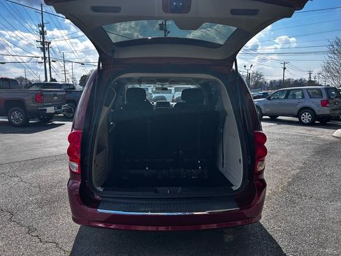 Used 2014 Dodge Grand Caravan SXT FWD image 5