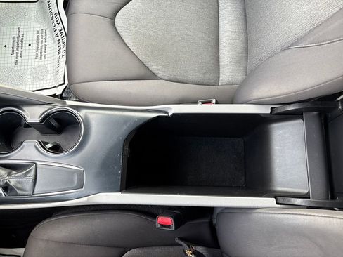 Used 2019 Toyota Camry LE FWD image 29