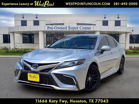 Used 2022 Toyota Camry XSE FWD image 1