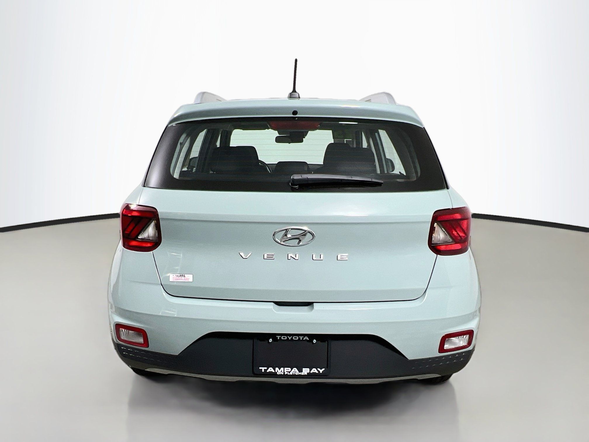 Used 2025 Hyundai Venue SEL FWD image 6