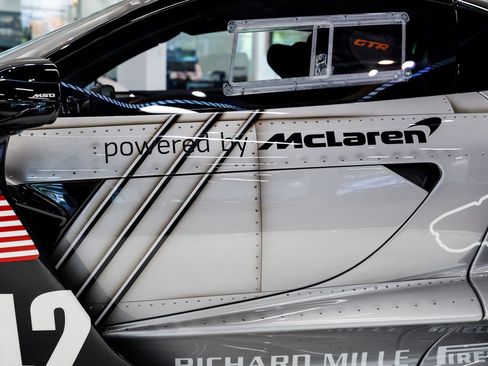 Used 2020 McLaren Senna RWD image 36
