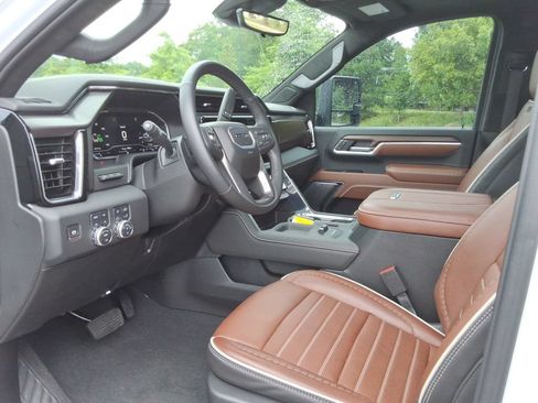 Used 2025 GMC Sierra 3500 Denali Ultimate AWD/4WD image 26