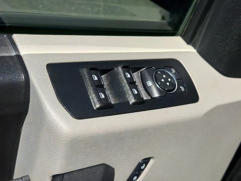 Used 2017 Ford F150 XL w/ Equipment Group 101A Mid AWD/4WD image 16