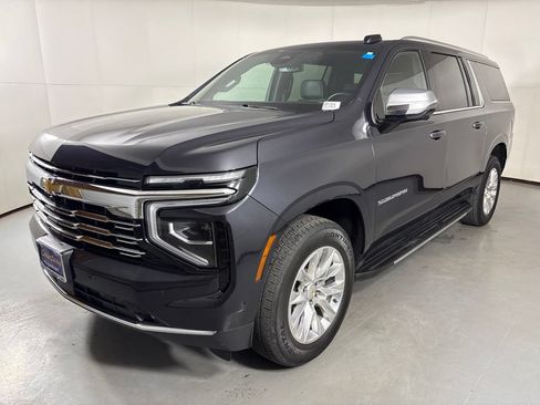Certified 2025 Chevrolet Suburban Premier AWD/4WD image 5