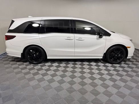 Used 2024 Honda Odyssey Sport image 6