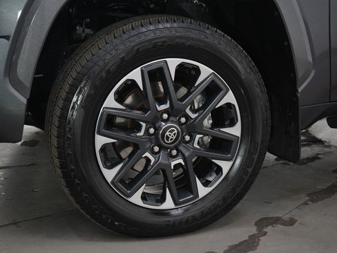 Used 2025 Toyota Tundra Limited image 26