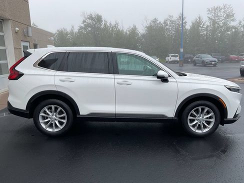 Used 2024 Honda CR-V EX-L image 3